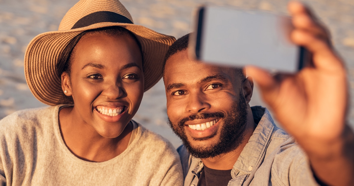 12 things that happy couples don’t share on social media