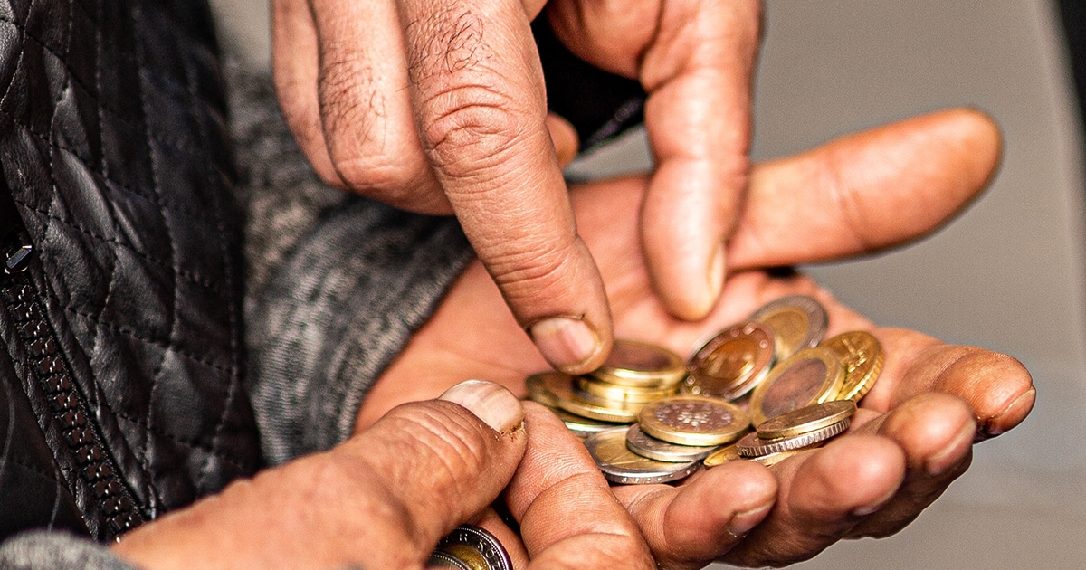 8 easy-to-follow money saving hacks