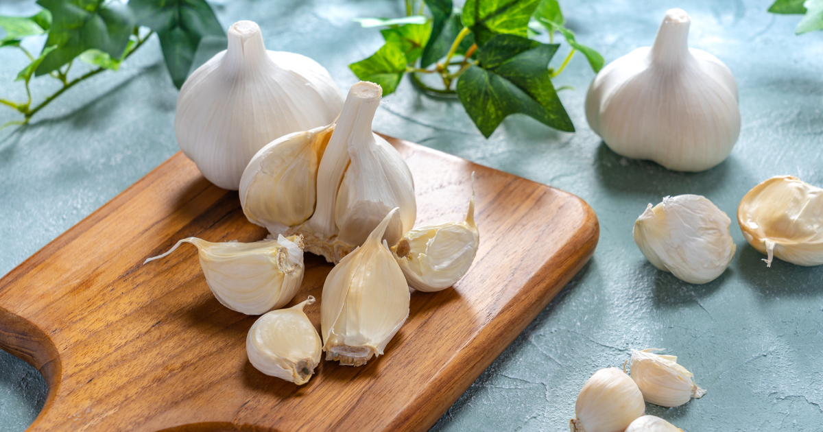 12 benefits of garlic we bet you never knew
