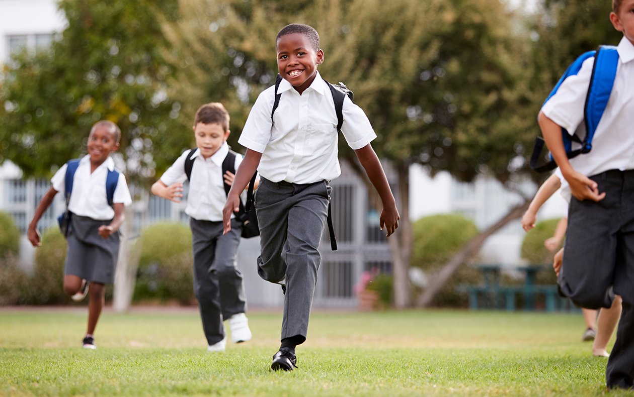 4 tips to pack your kid’s school bag for less back strain