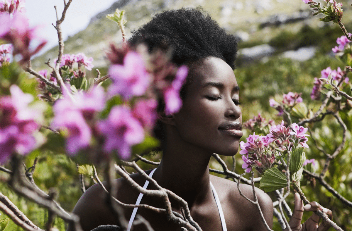 4 must-have flower-inspired beauty trends for spring
